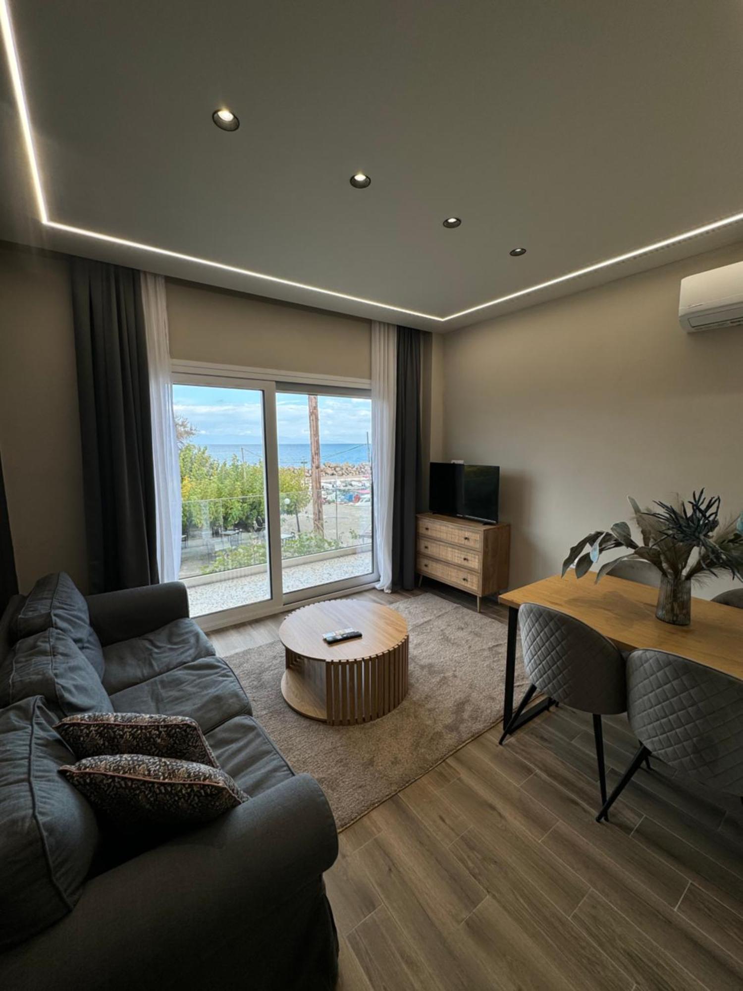 Artemis Apartments Diakopto Eksteriør billede